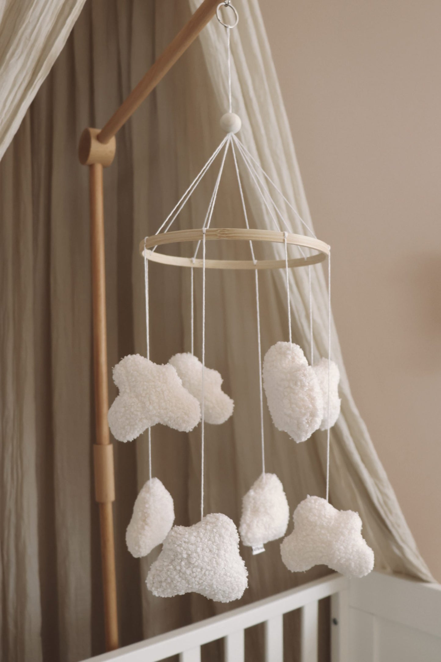 Handgemaakte Boucle wolken wit