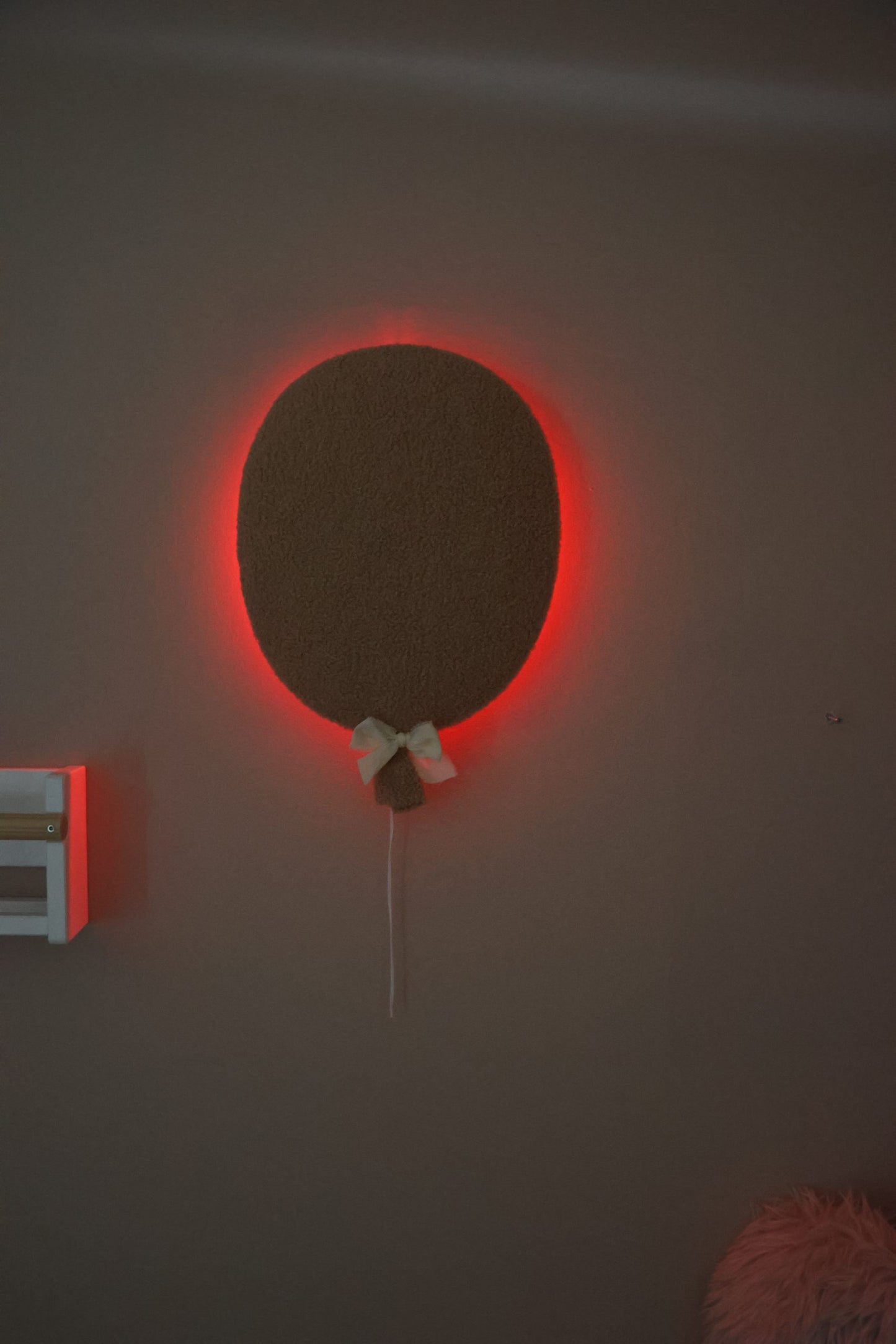 Bouclé balloon wall deco