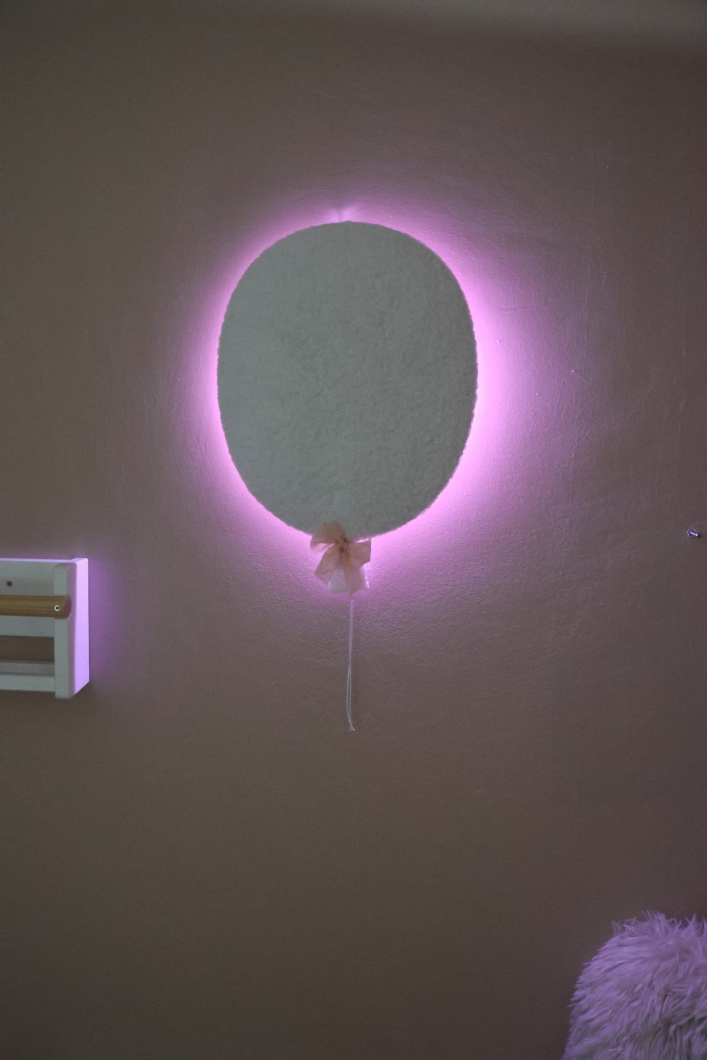 Bouclé balloon wall deco